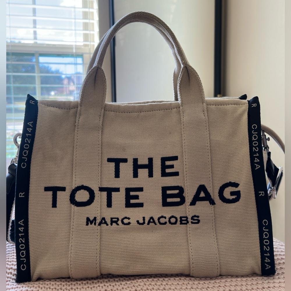 THE JACQUARD MEDIUM TOTE BAG BEIGE